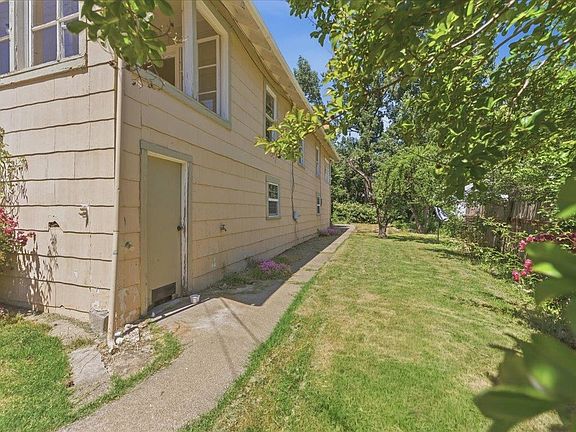 5th image of 4119 Grover St