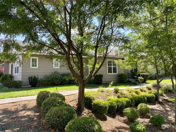 756 SE Nuthatch Drive, College Place, WA 99324
