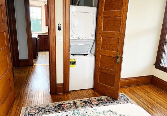 5th image of 121 Park Dr APT 4