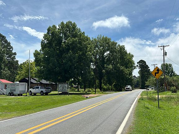 5th image of 403 Bryant Dr