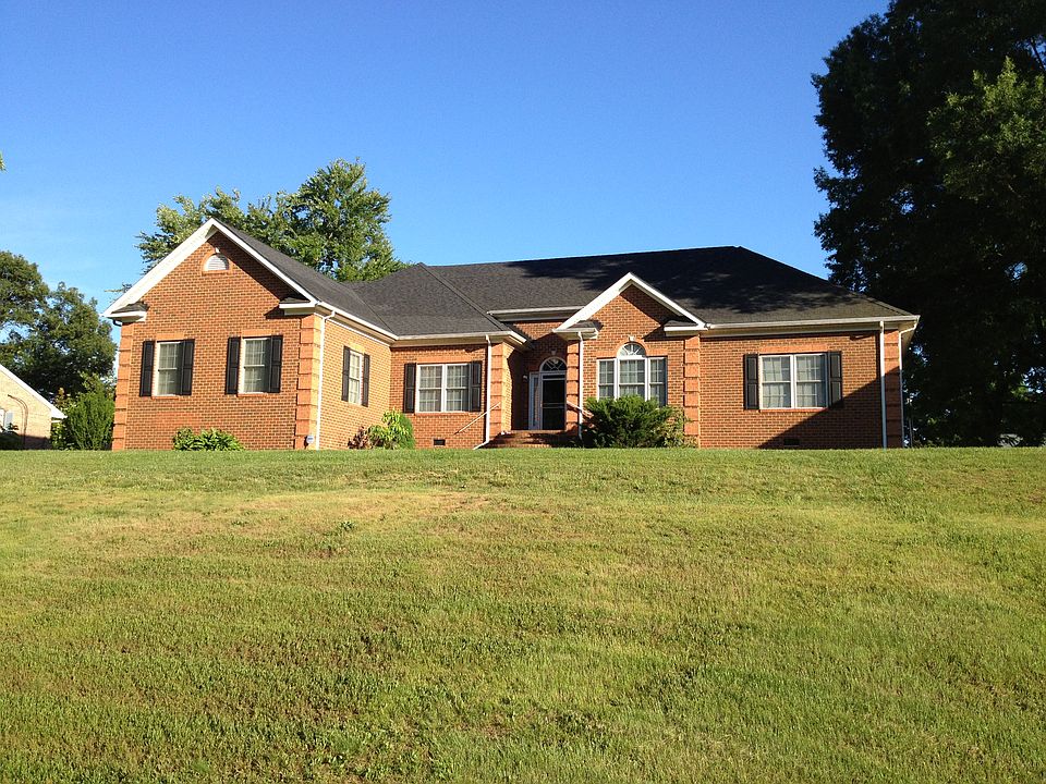 Front View 4515 Shoremeade R