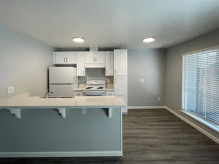 Lincoln Crest Apartments - 6248 Gettysburg Place — Photo 6
