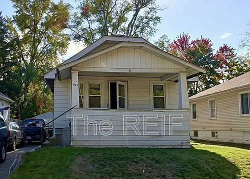 1023 Barrie Ave Photo 1