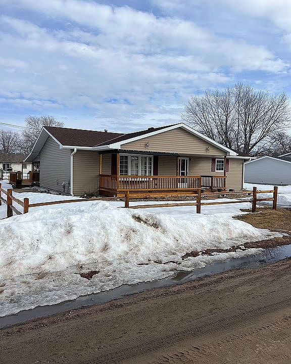 1st image of 220 N 12th Ave