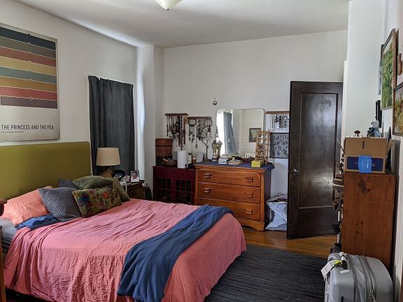 4th image of 3033 Humboldt Ave S