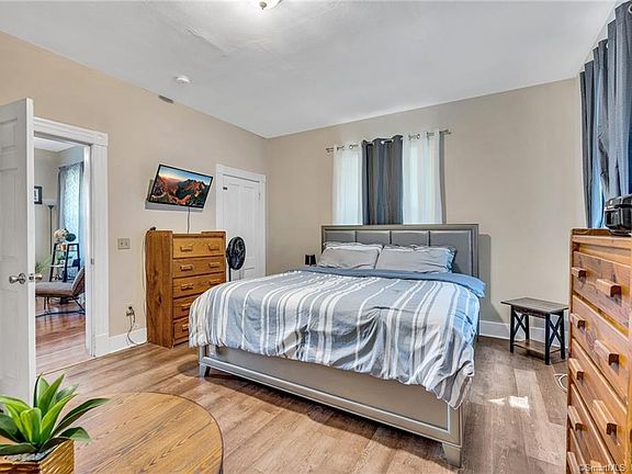 2nd image of 86 Kensington Hts