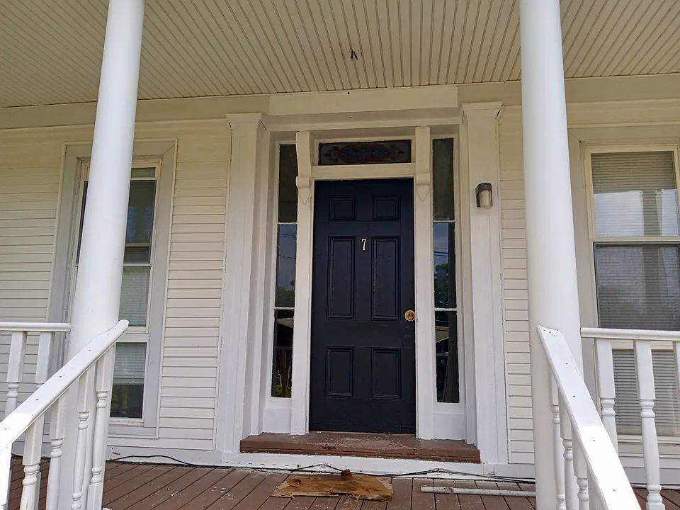 7 Broad St #4