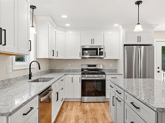 5th image of 28 Quigley Ave #28