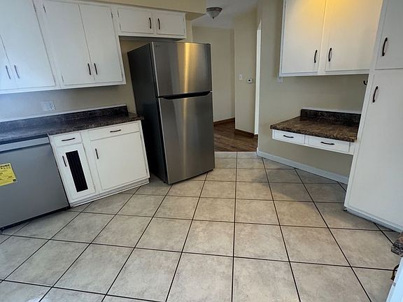 2nd image of 3204 Buckingham Dr