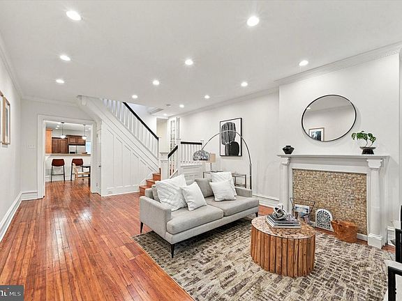 4th image of 4939 Walton Ave