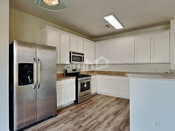 3rd image of 244 Lincoln Ln