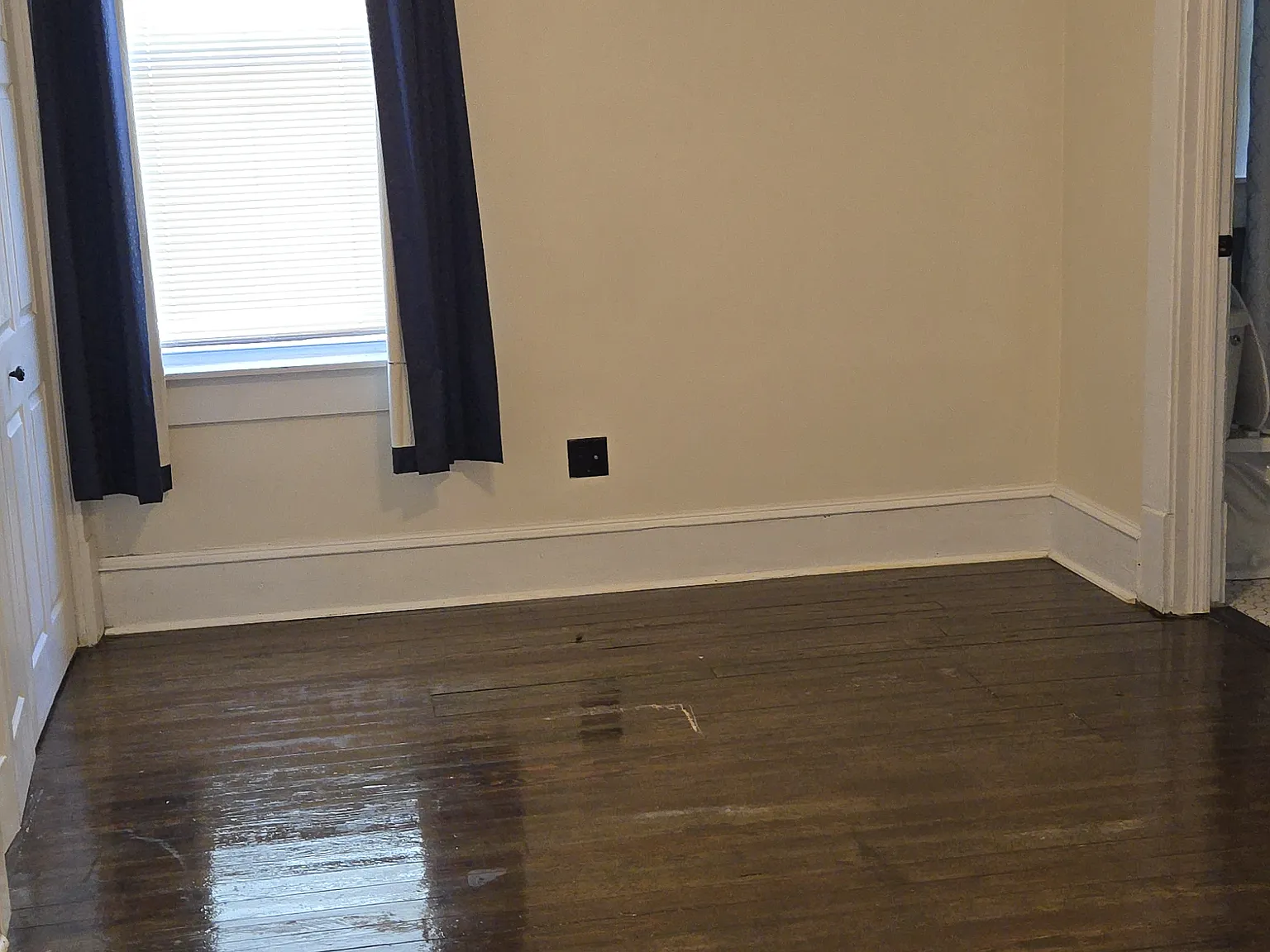 1409 N Market St — Photo 3
