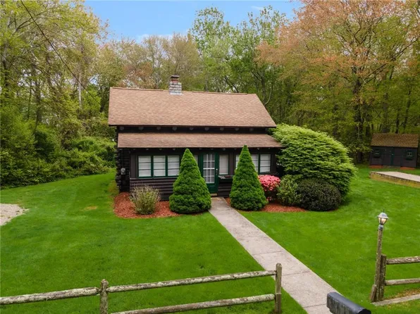 4 Ottawa Trl, Narragansett, RI 02882