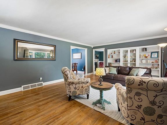 4th image of 4835 NE Sherwood Dr