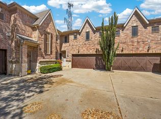 2940 Europa Dr, Grand Prairie, TX