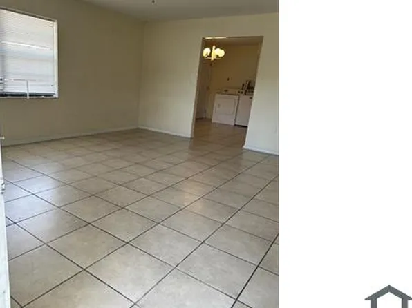 2440 S Palmetto Ave #D, Daytona Beach, FL 32119