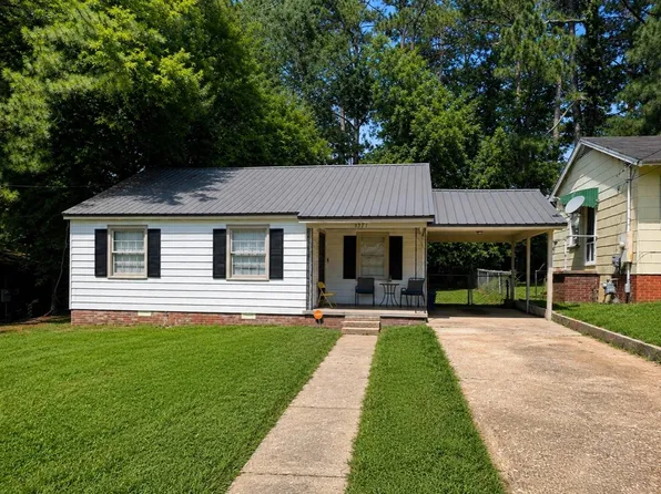 1371 Pine St, Grenada, MS 38901