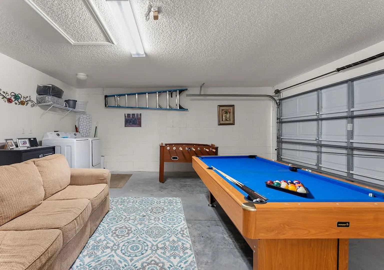 Spacious 4BR Home, Pool, Games, Pets Welcome — Photo 2