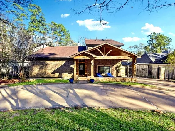 251 Springs Edge Dr, Montgomery, TX 77356
