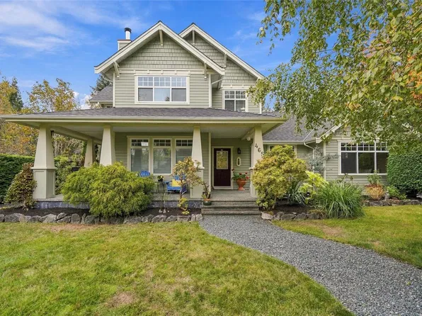 465 1st Ave W, Qualicum Beach, BC V9K 1J8
