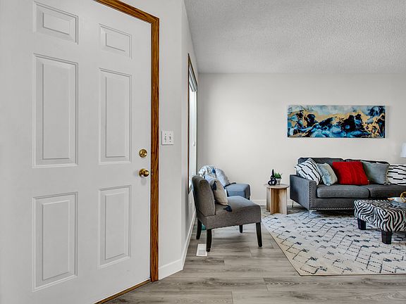 06_9__15_Ritchie_Way_6_mls_04192023