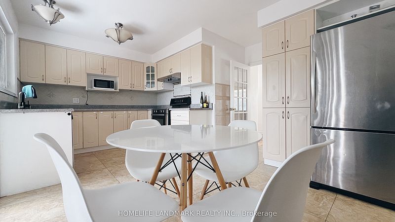 Toronto House for rent - 3 Bedrooms — photo 18