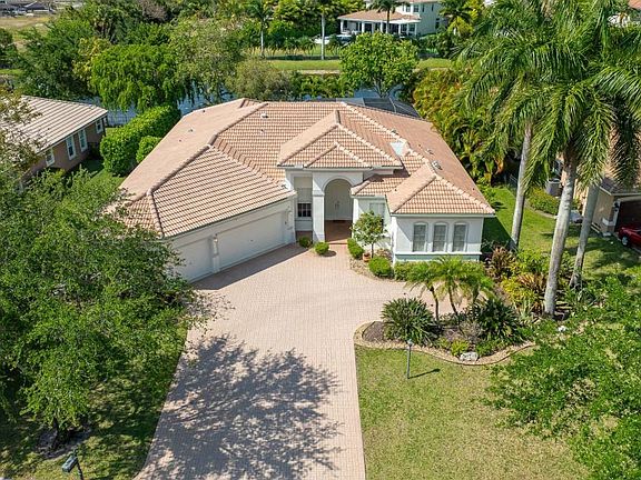5th image of 10605 NW 69th Place