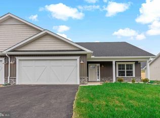 279 Dripping Spring Dr, Hedgesville, WV 25427