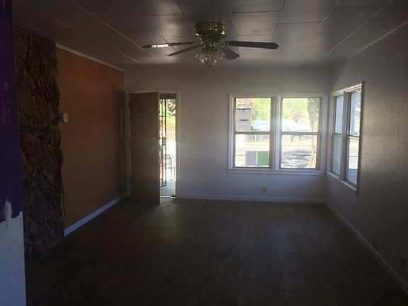 3rd image of 345 Ash St