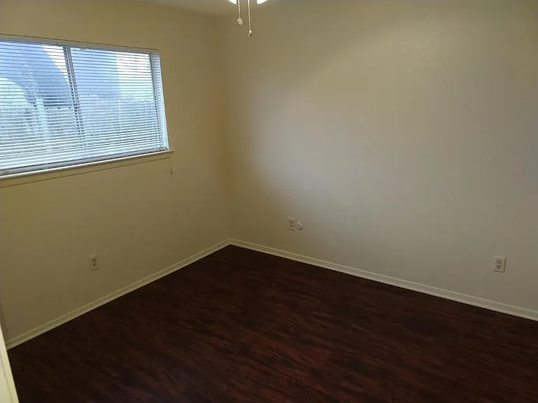 2110 Valleywood Dr — Photo 12