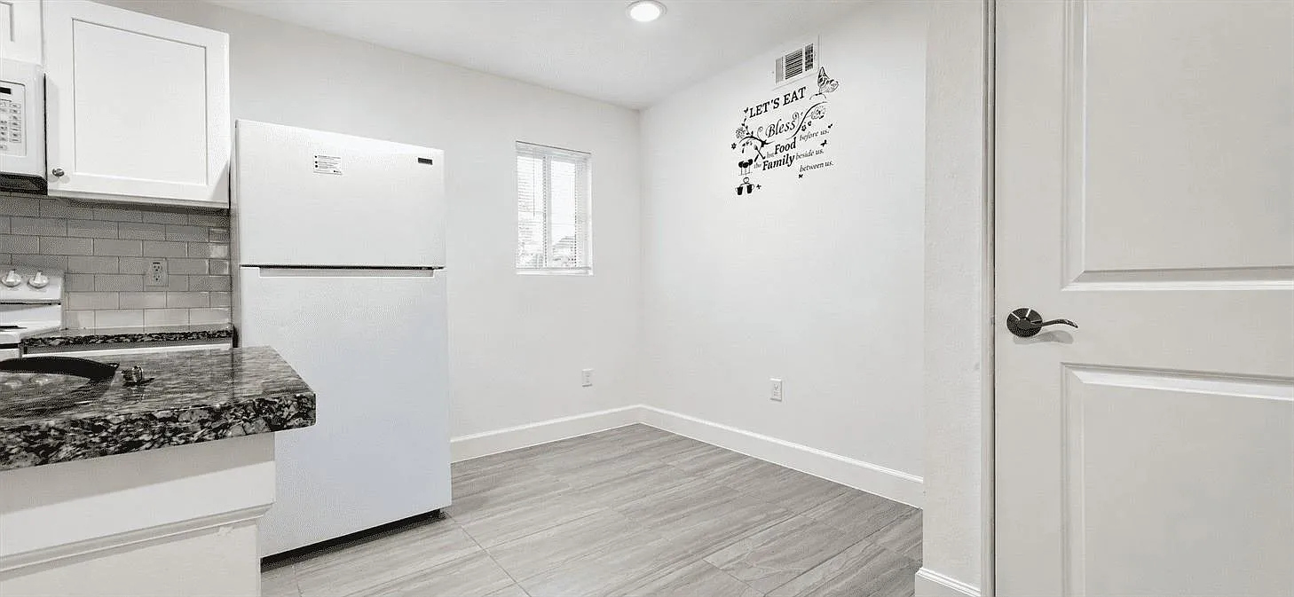 1 bed, 1.0 bath, 800 sqft, $999 — Photo 2