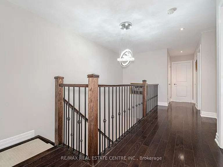 34 Alex Campbell Cres — Photo 26