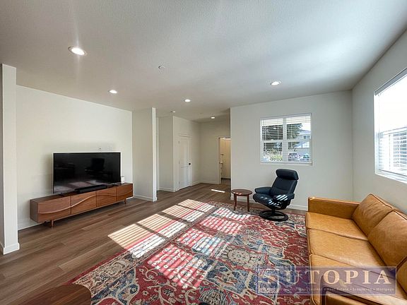 2nd image of 613 Trevethan Ave