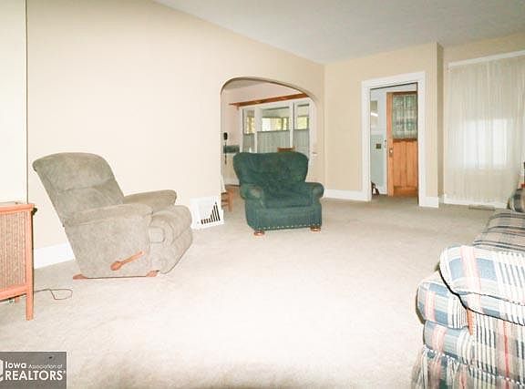 3rd image of 305 1st St
