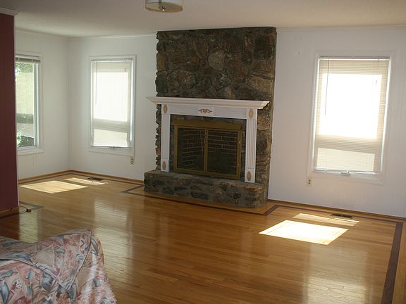 5th image of 319 Catalina Dr