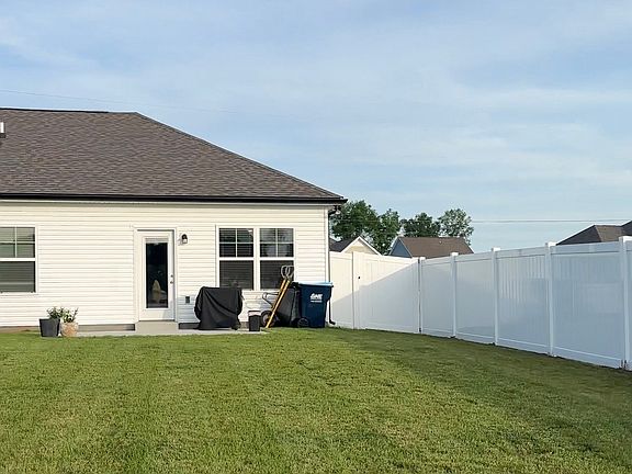 2nd image of 1018 Hickoryridge Dr