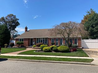 86 Atlantic Ave, Massapequa Park, NY 11762