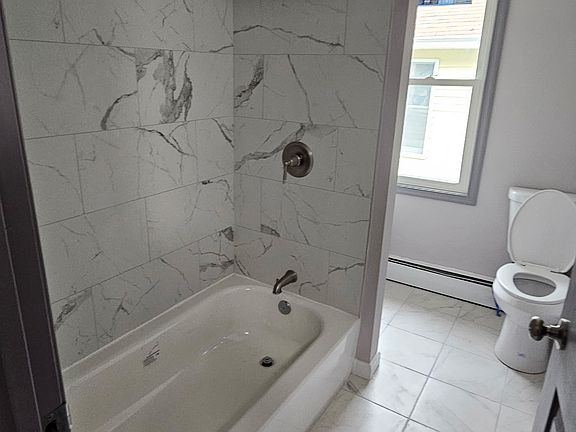 5th image of 146 Howard St #146