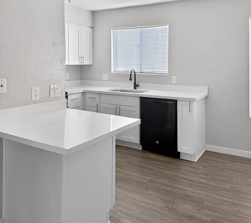 816 N Revere #202