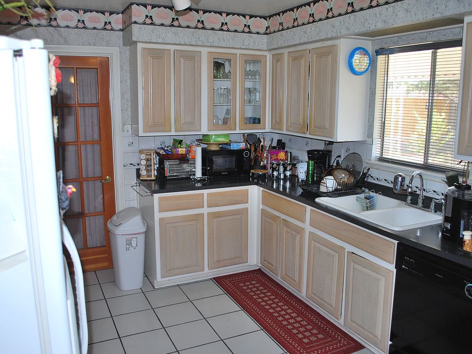 2nd image of 11704 Palm Springs Ave NE