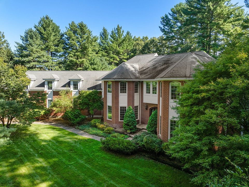 1st image of 24 Davis Rd