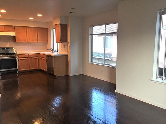 kitchen and breakfast dinning