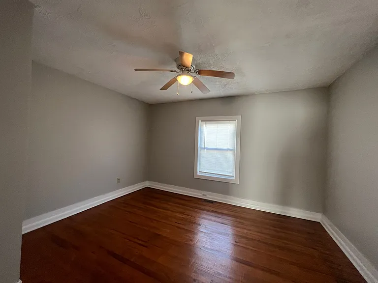 224 Howard St — Photo 7