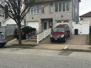 35 Bear St, Staten Island, NY 10304