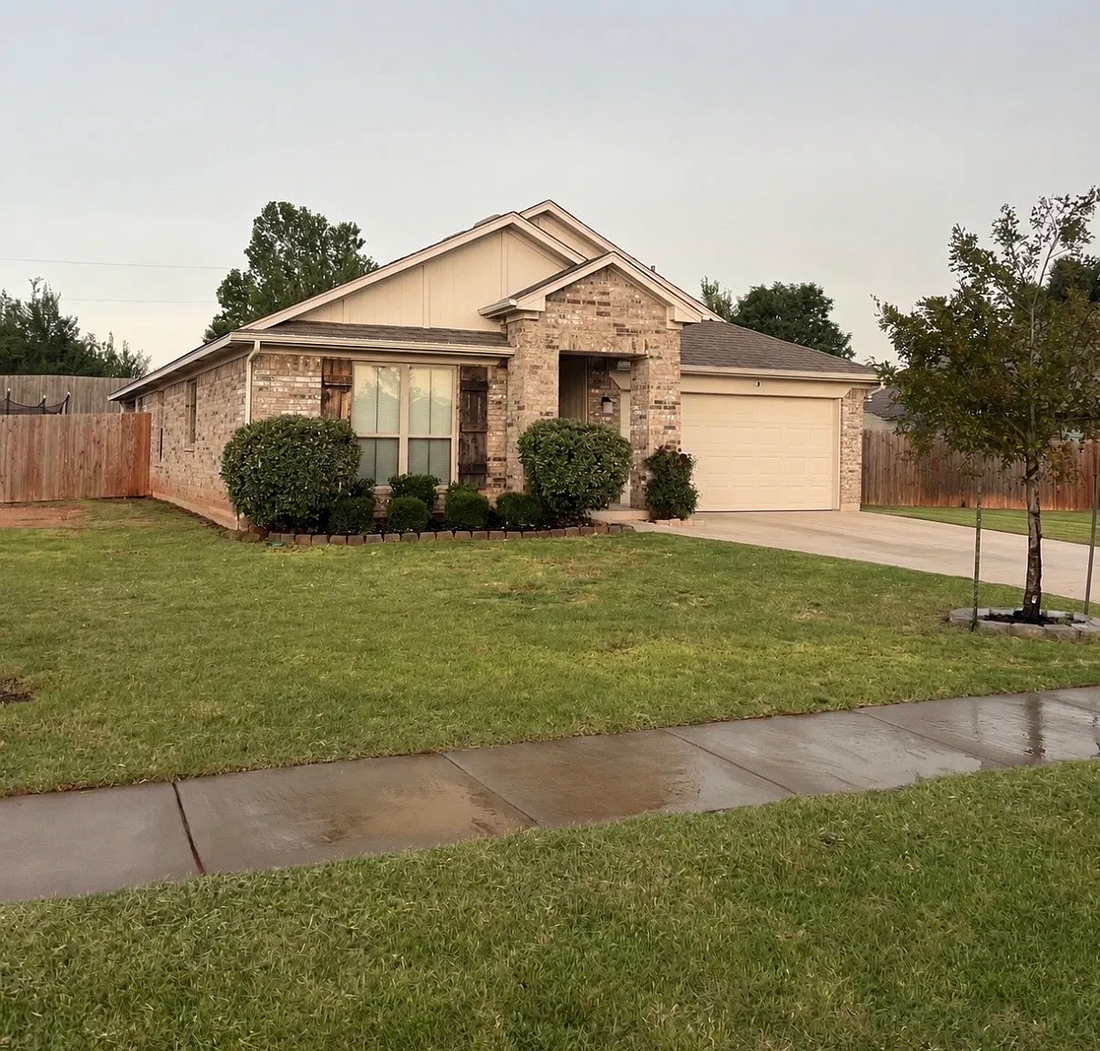 4 bed, 1813 sqft, $2,300 — Photo 2