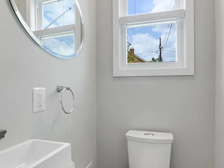 2235 Quincy St NE — Photo 17