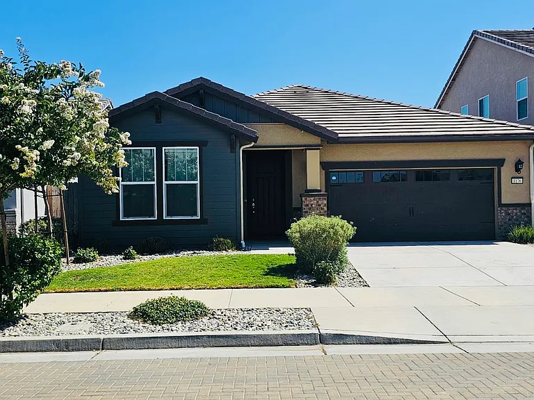 1176 Aartman Dr — Photo 1