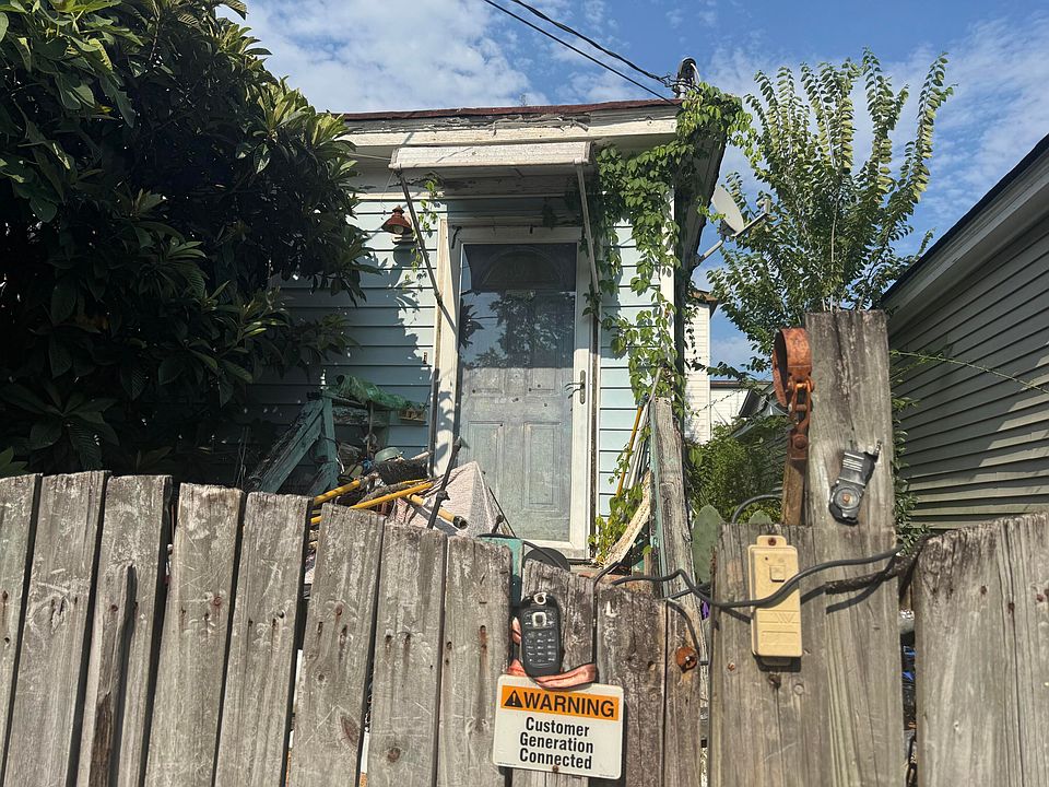 2nd image of 10 S Enston Ave