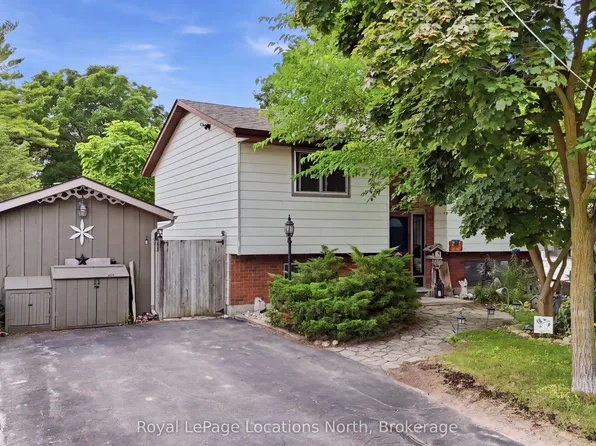 488 Maple St, Collingwood, ON L9Y 2S5