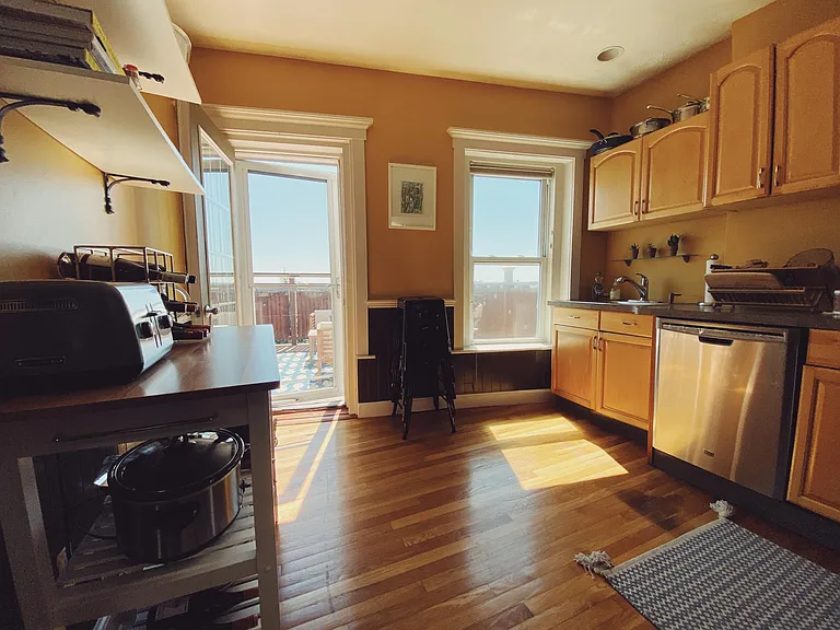 41 Thomas Park #2 — Photo 4